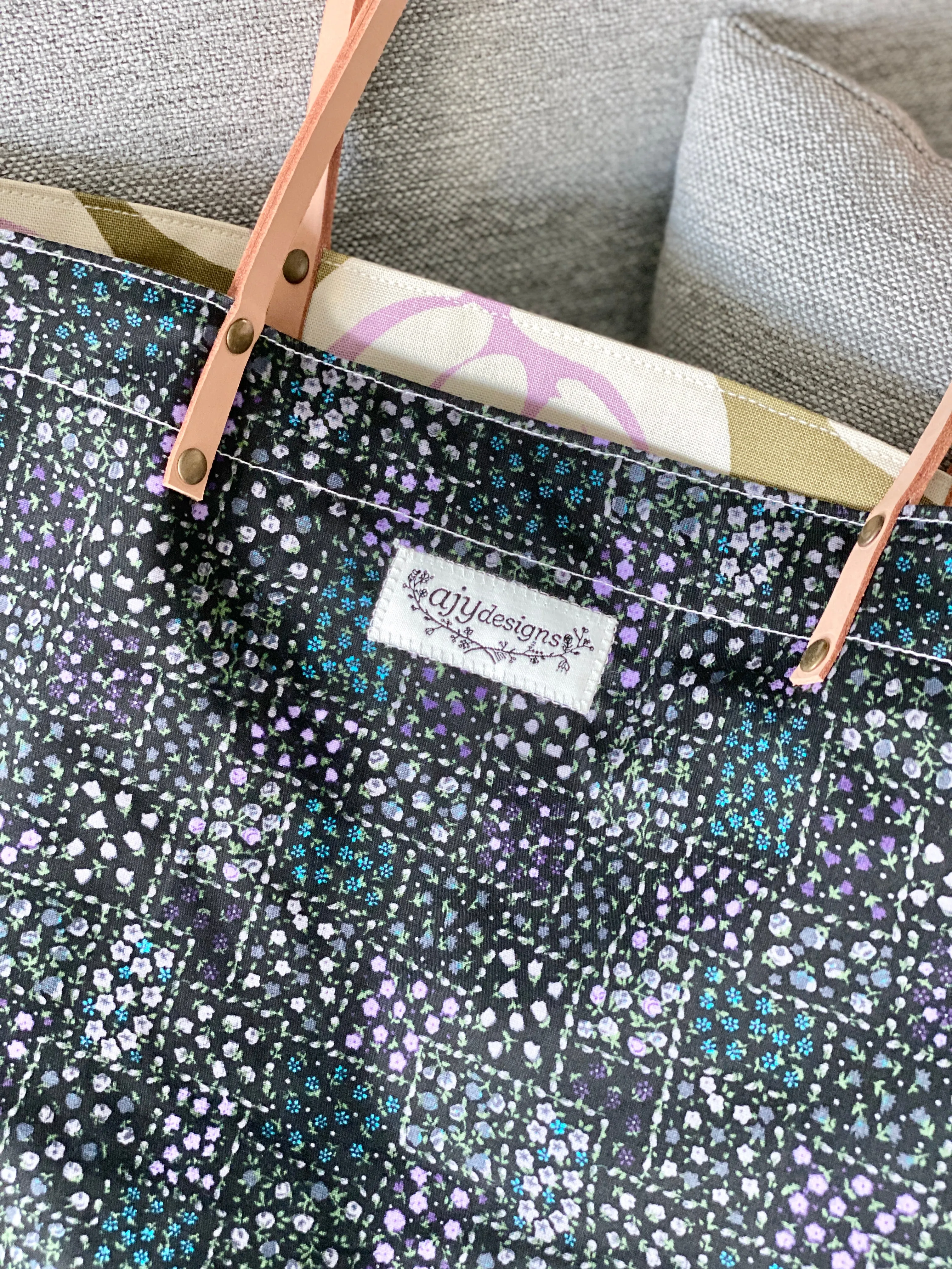 Reversible tote bag