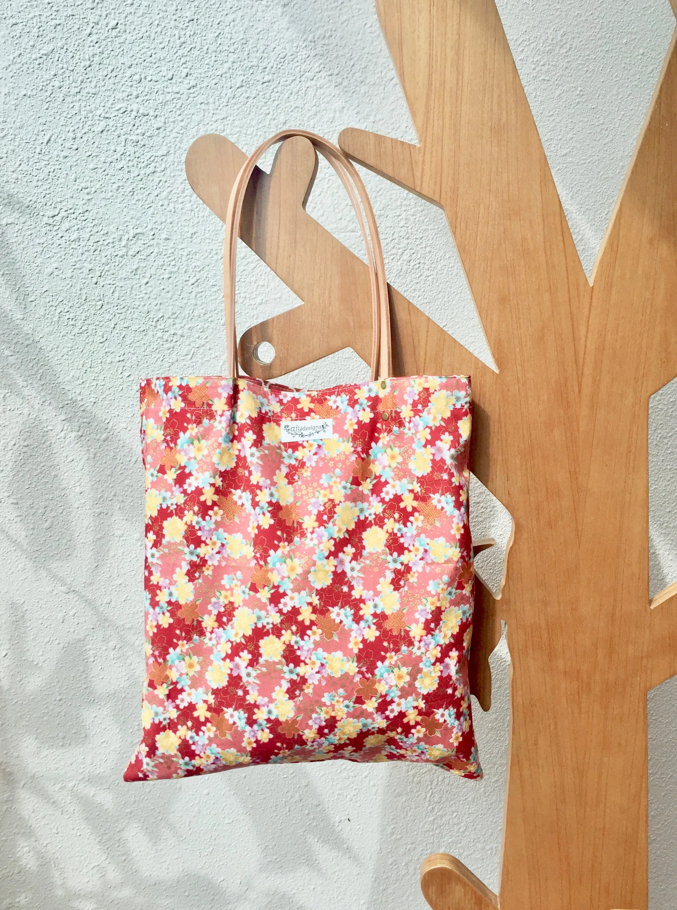 Reversible tote bag