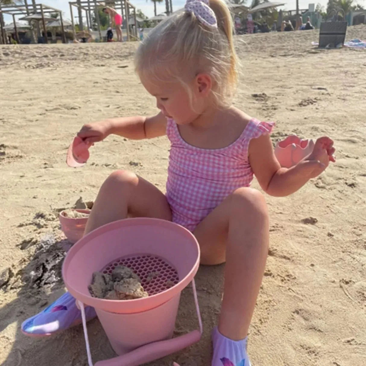 Scrunch Collapsible Sand Panner and Sifter