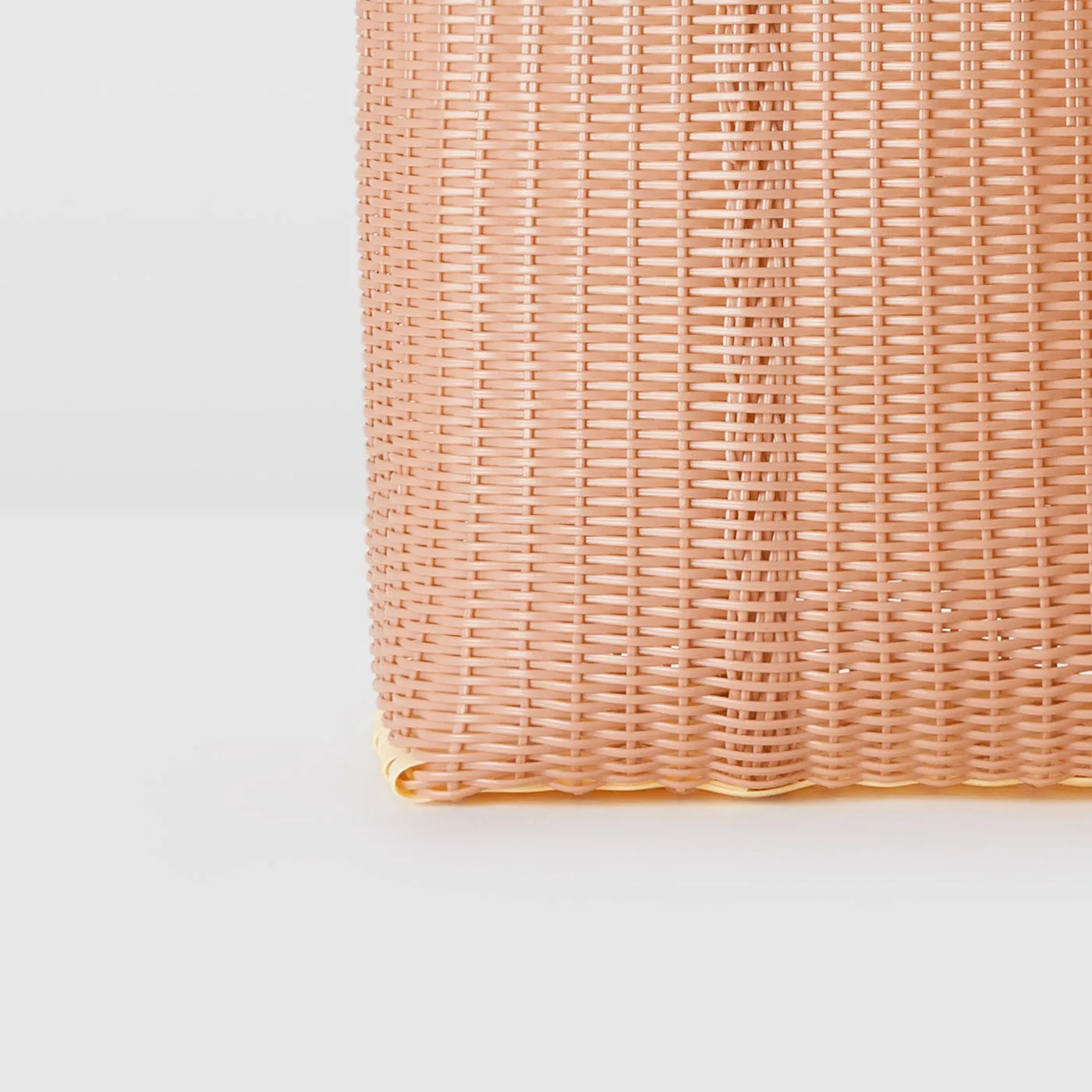 SMALL FLAT BASKET - PEACH