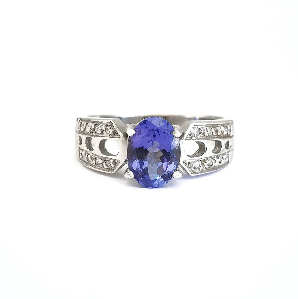 Tanzanite and Diamond Decorative Shoulder Ring
