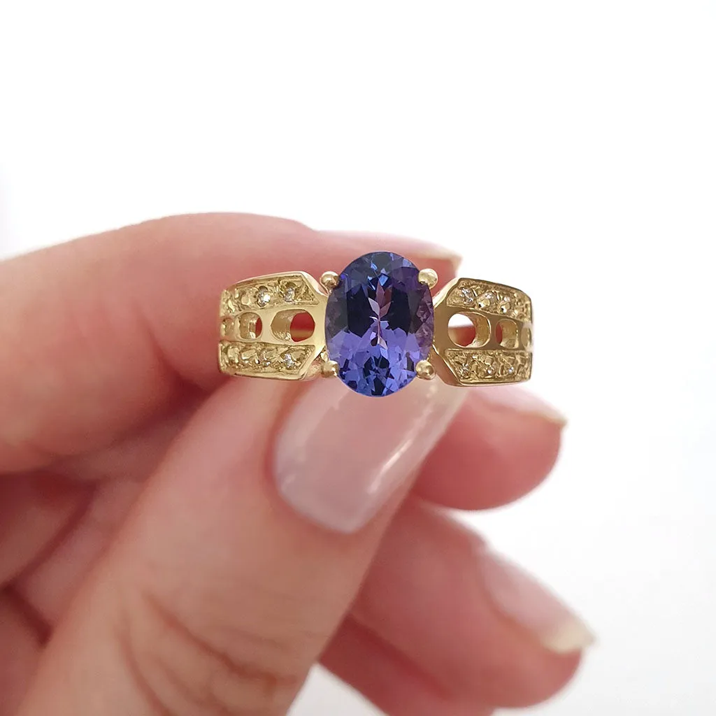 Tanzanite and Diamond Decorative Shoulder Yellow Gold Ring