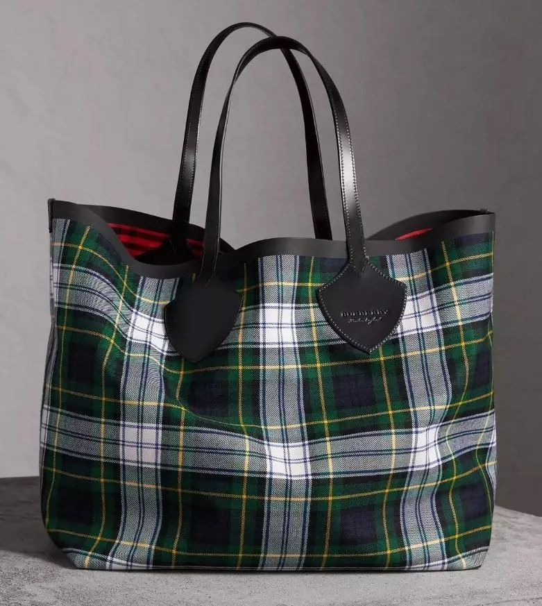 The Giant Reversible Tote in Tartan Cotton
