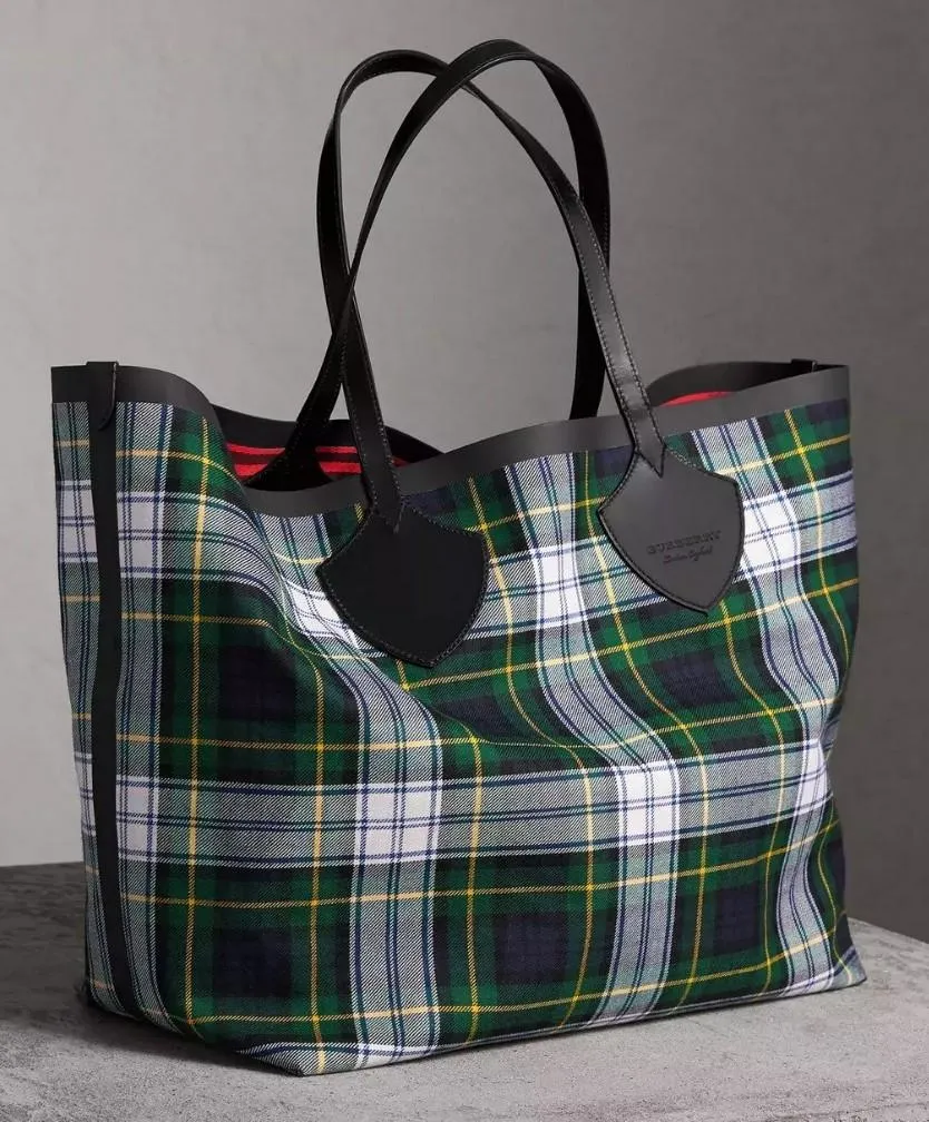 The Giant Reversible Tote in Tartan Cotton