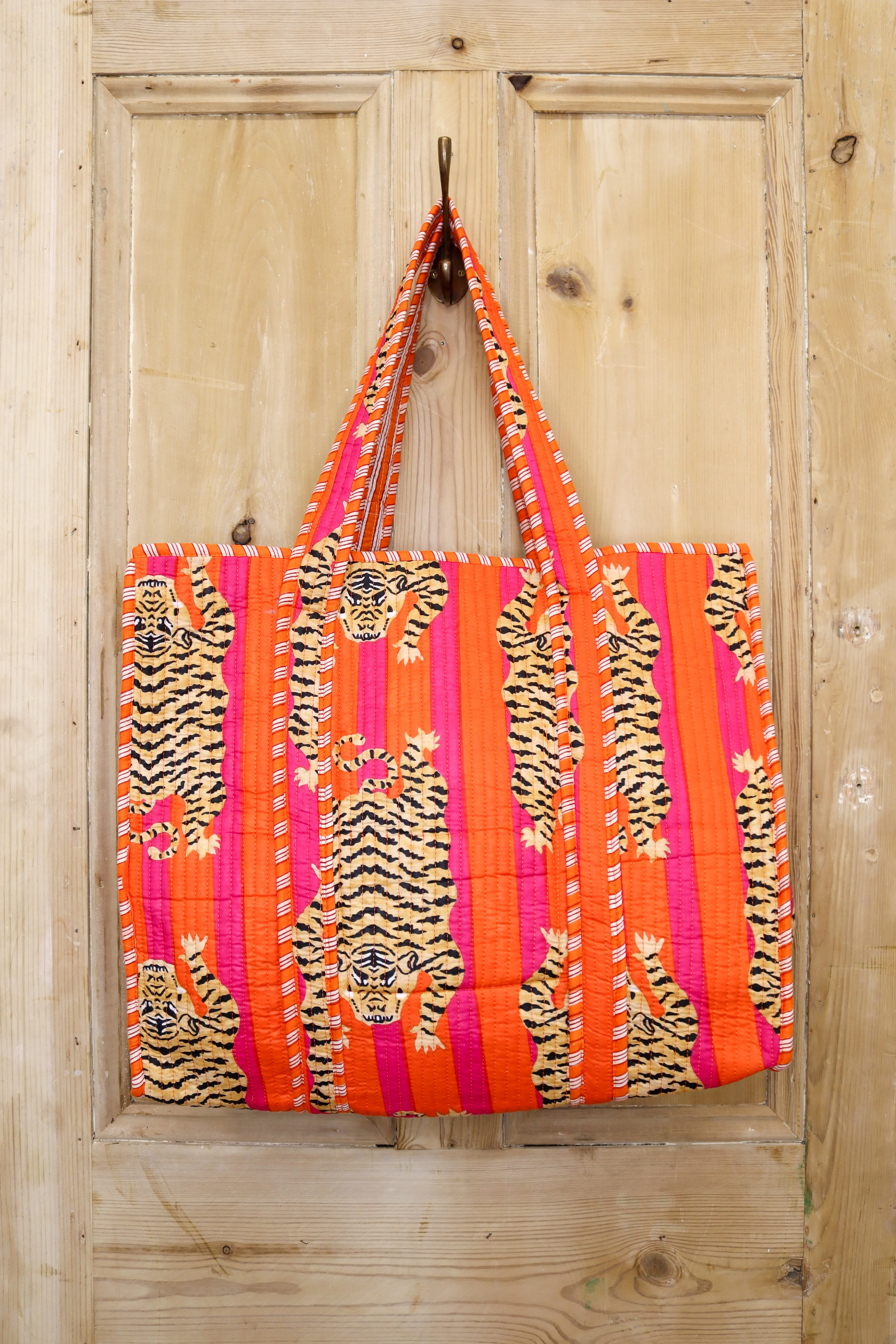 The Jungle Majesty Reversible Quilted Tote Bag & 3-in-1 Makeup Set | Orange & Fuchsia