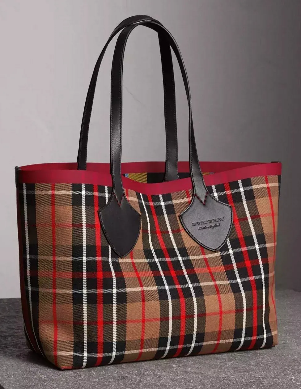 The Medium Giant Reversible Tote in Tartan Cotton