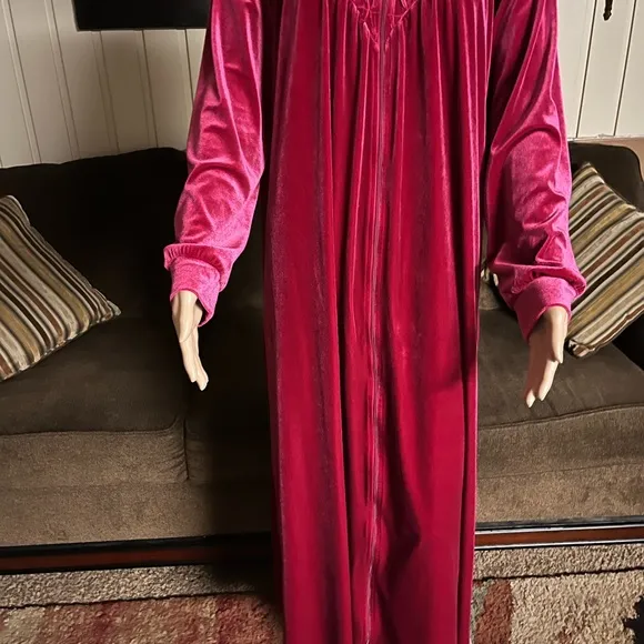 The Vermont Country Store • Medium • Burgundy • Suede • Robe