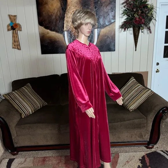The Vermont Country Store • Medium • Burgundy • Suede • Robe