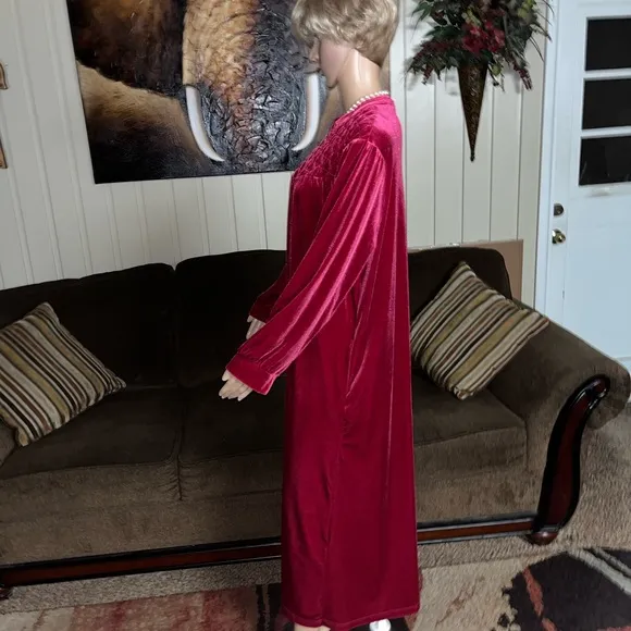 The Vermont Country Store • Medium • Burgundy • Suede • Robe