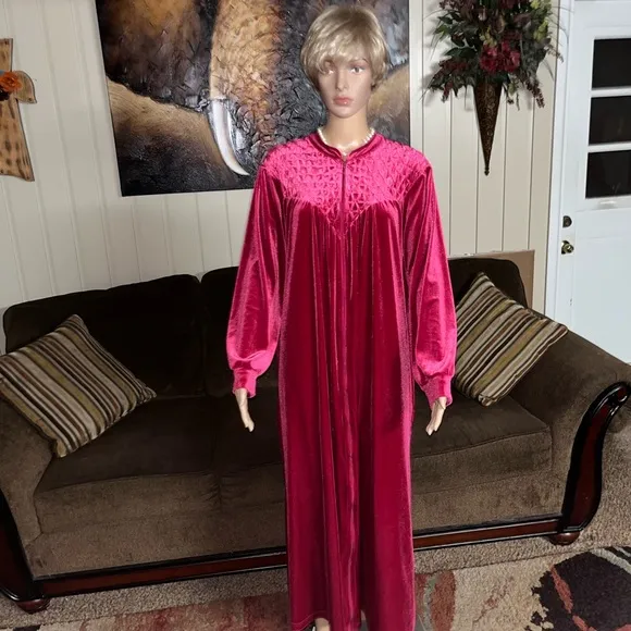 The Vermont Country Store • Medium • Burgundy • Suede • Robe