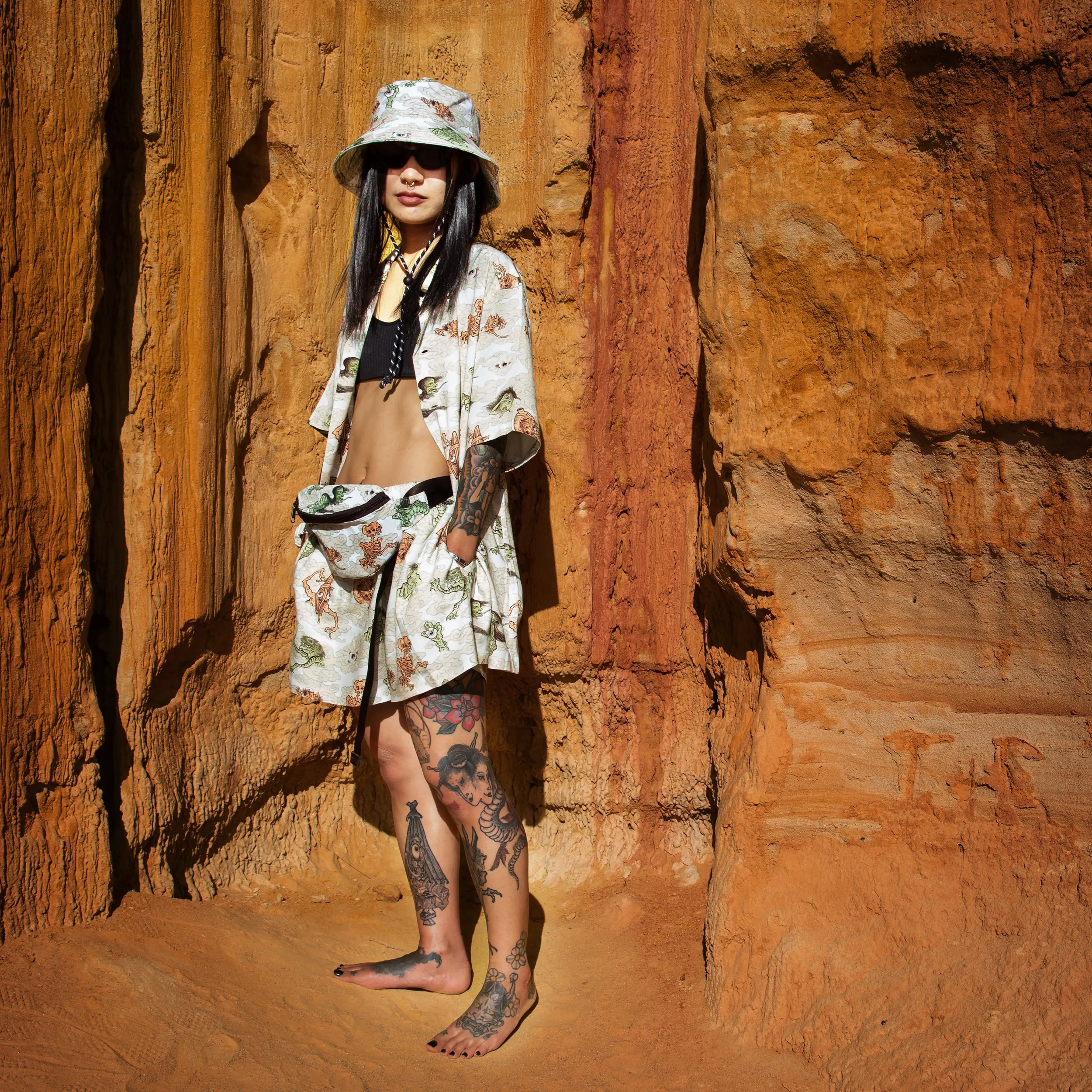 [UNISEX] BANGXGANJI X LOCO MOSQUITO YOKAI CAMO BUCKET HAT (WHITE / GREEN)