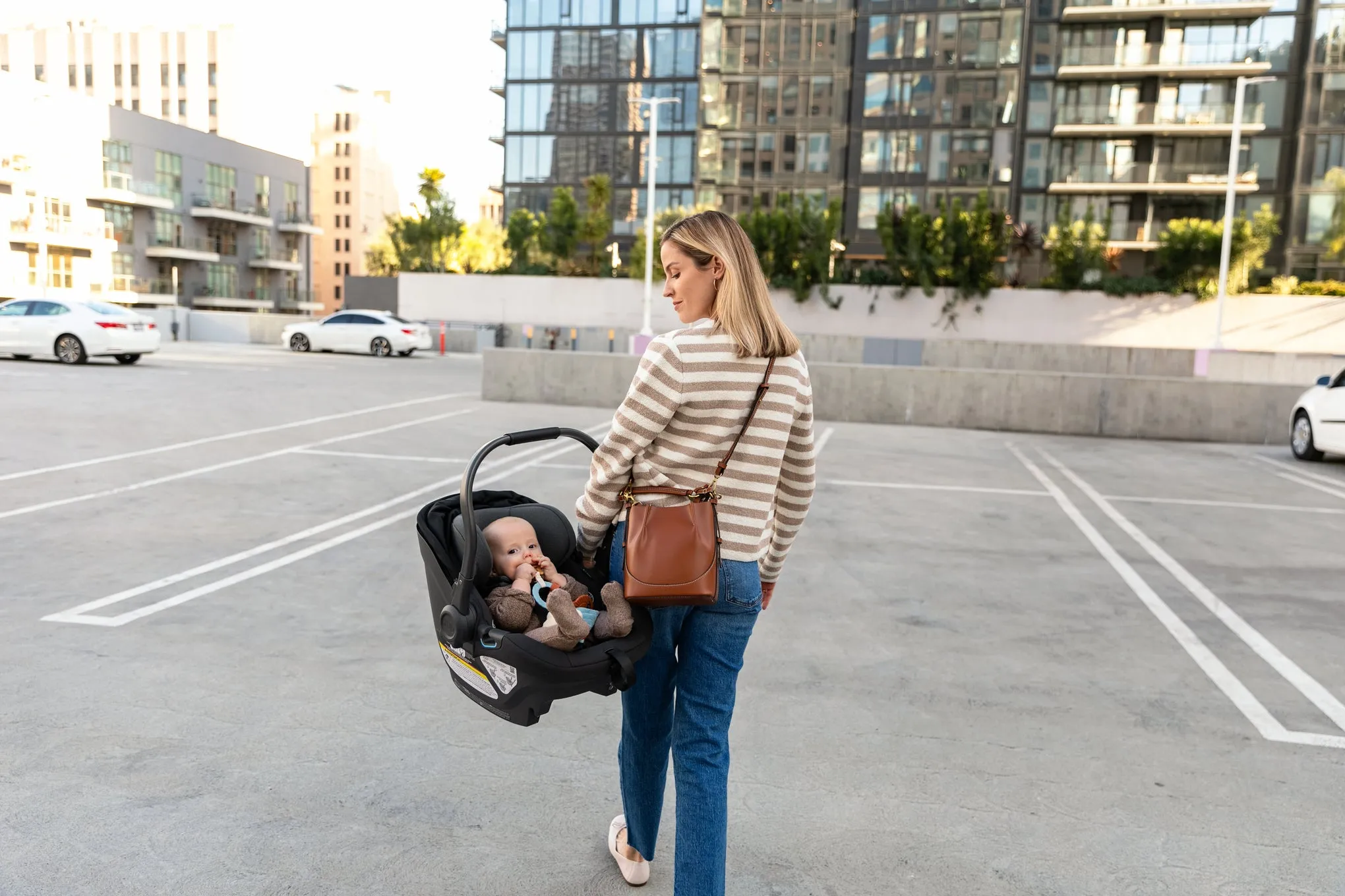 UPPAbaby Aria Infant Car Seat - Jake (Charcoal/Black Leather)