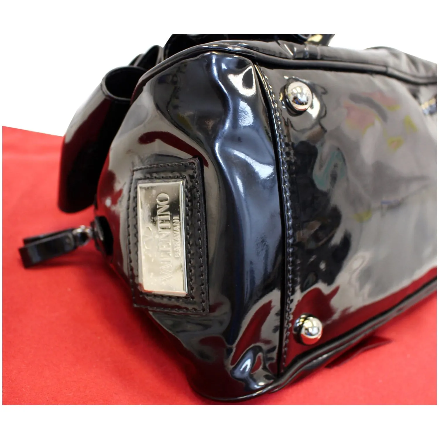 VALENTINO Garavani Lacca Bow Patent Leather Shoulder Bag Black - 20% OFF