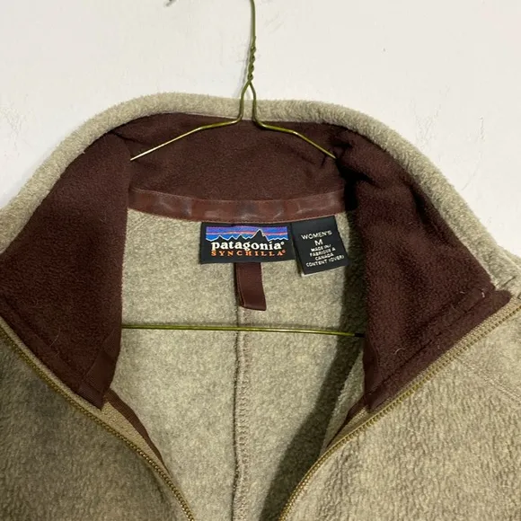 Vintage Patagonia Light Brown Synchilla Vest Women’s Size Medium PRICE F…