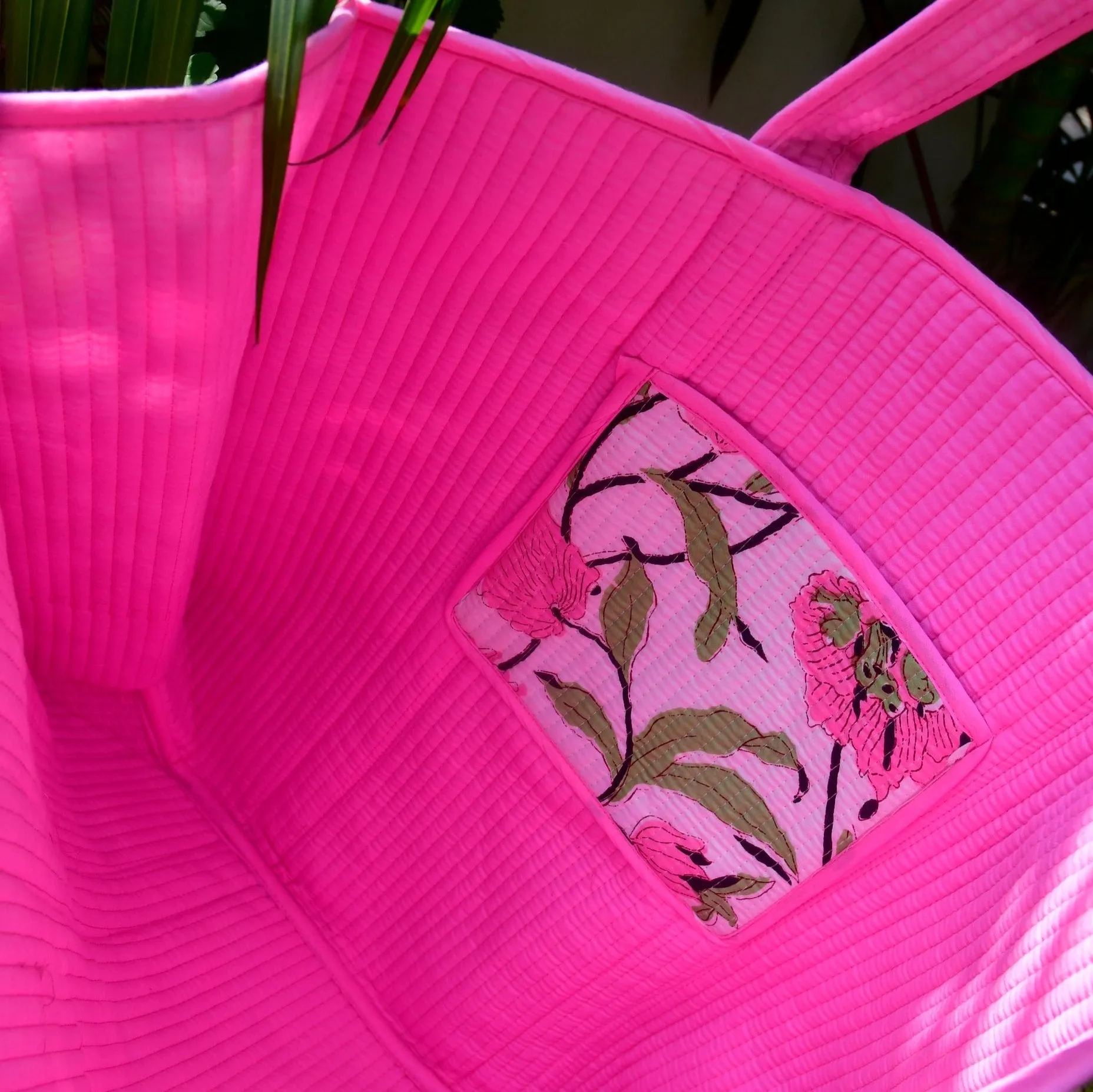White Pink Tote Bag : Chic, Stylish, Spacious