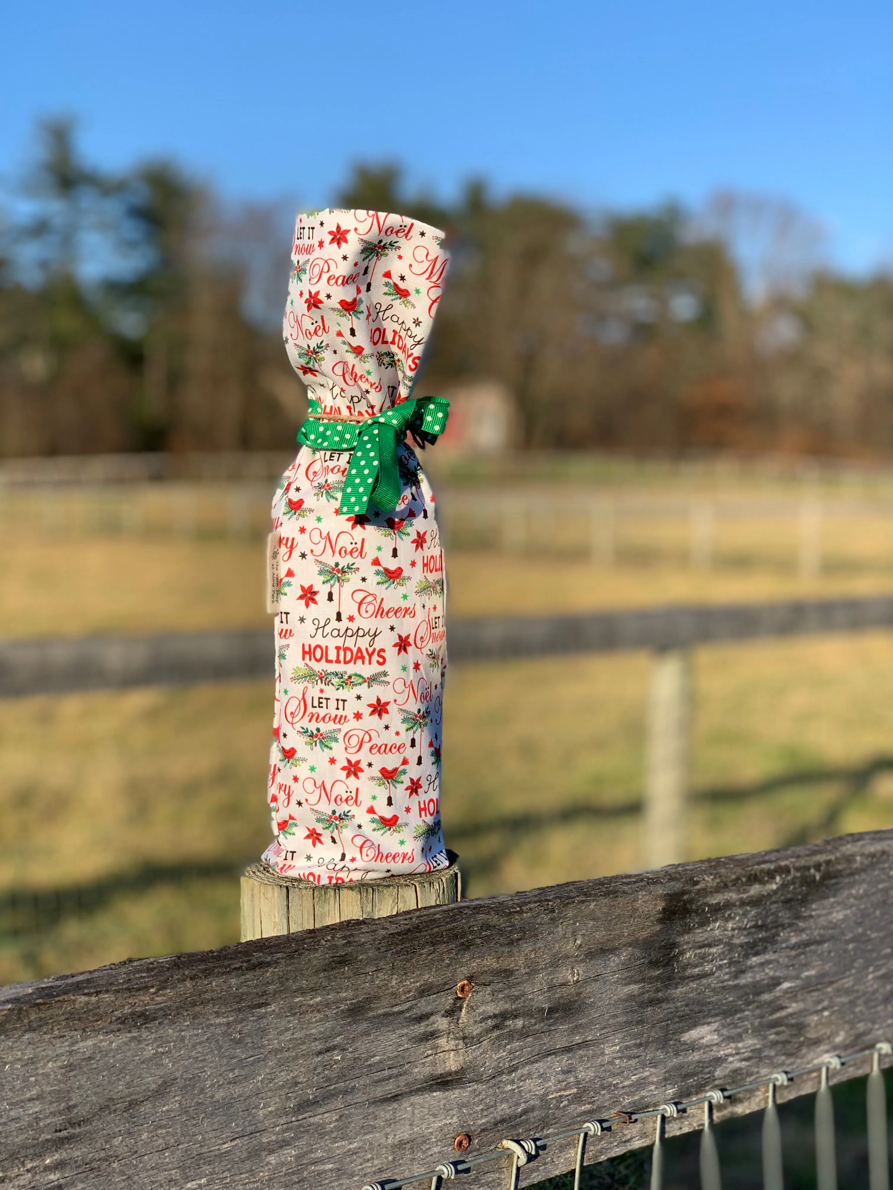 WINE BAG by Rose - HAPPY HOLIDAYS Words  / Poinsettias