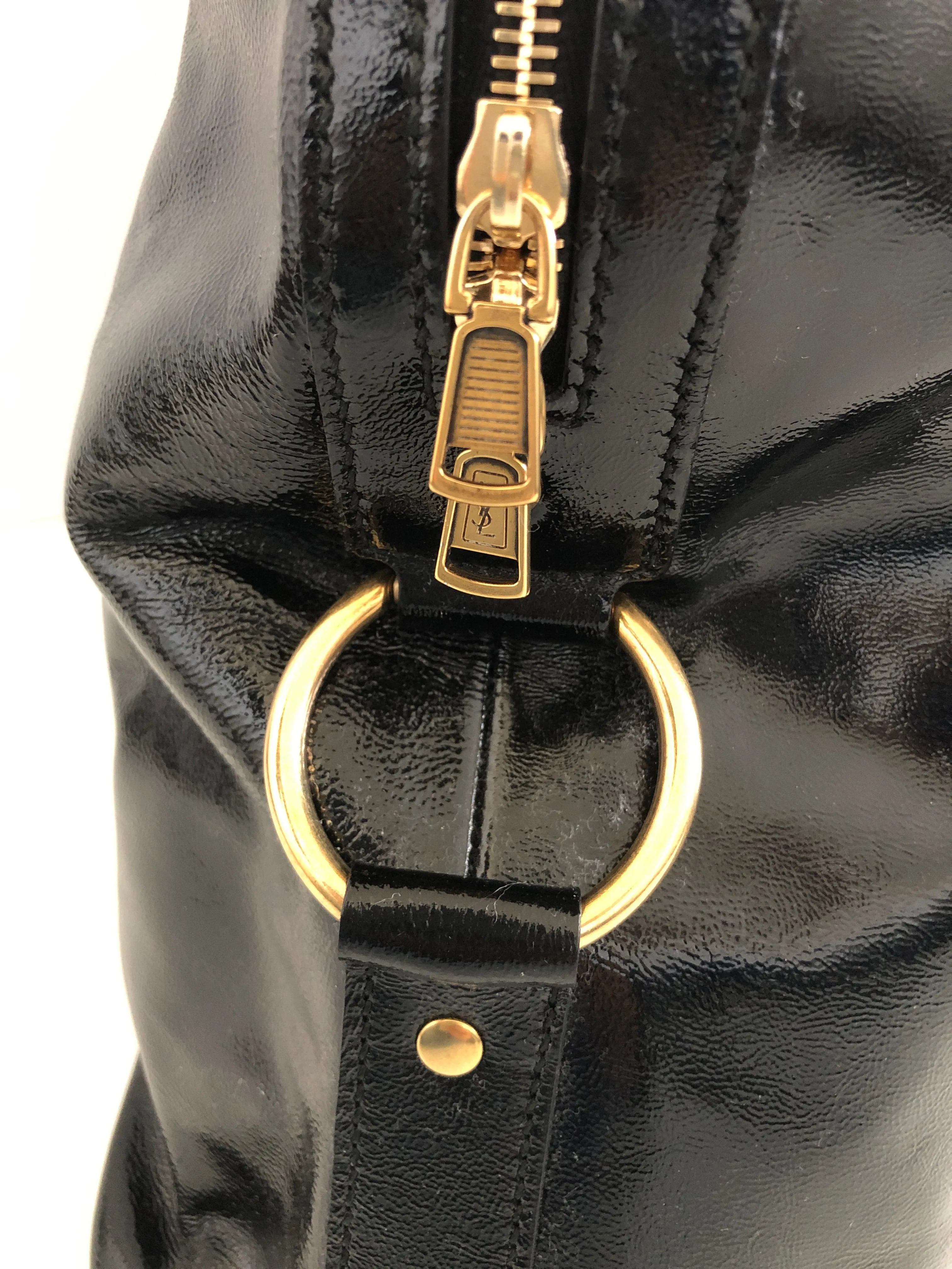 YVES SAINT LAURENT YSL - MUSE OVERSIZE BLACK PATENT LEATHER TOTE