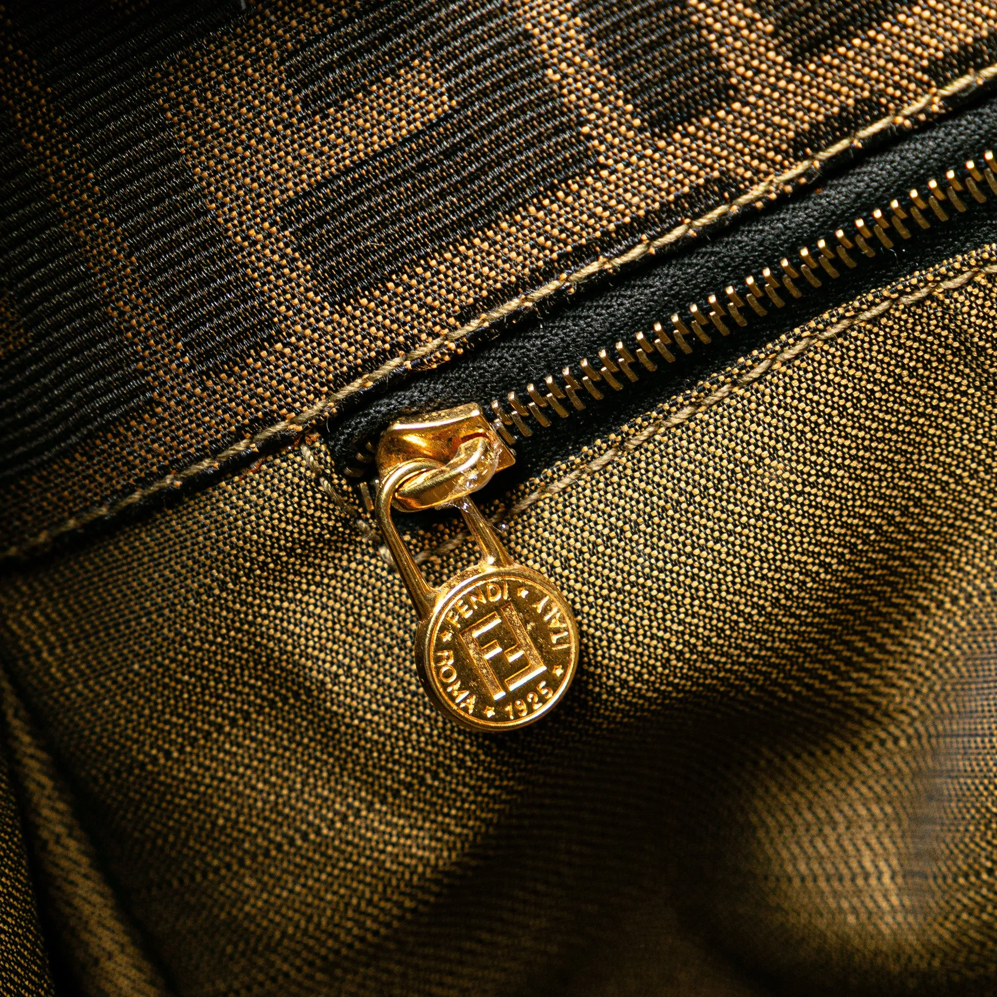 Zucca Canvas Shoulder Bag